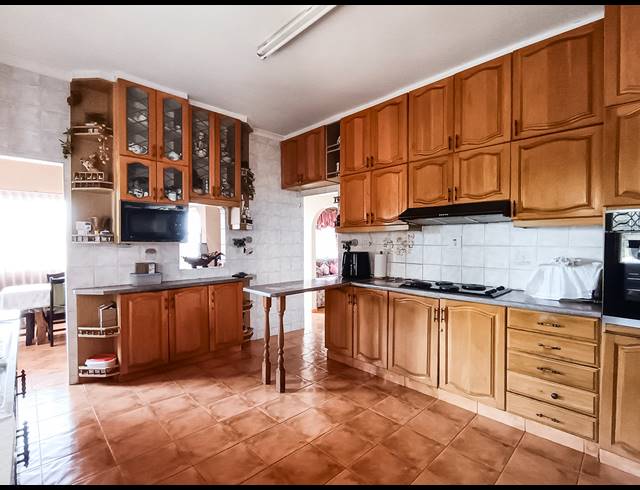 4 BEDROOM HOUSE FOR SALE IN AVOCA